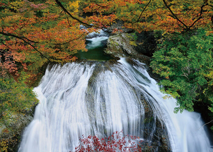 山形の秋 関山大滝